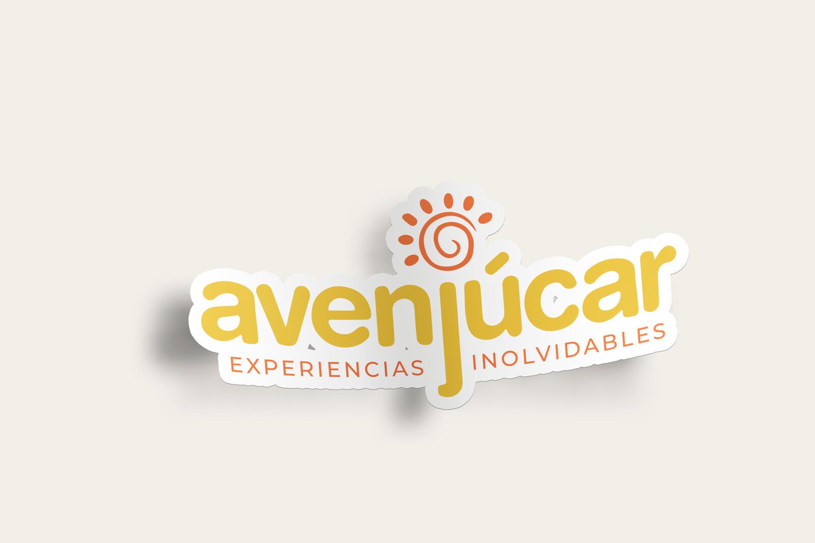 Pegatina troquelada del logotipo con el claim experiencias inolvidables