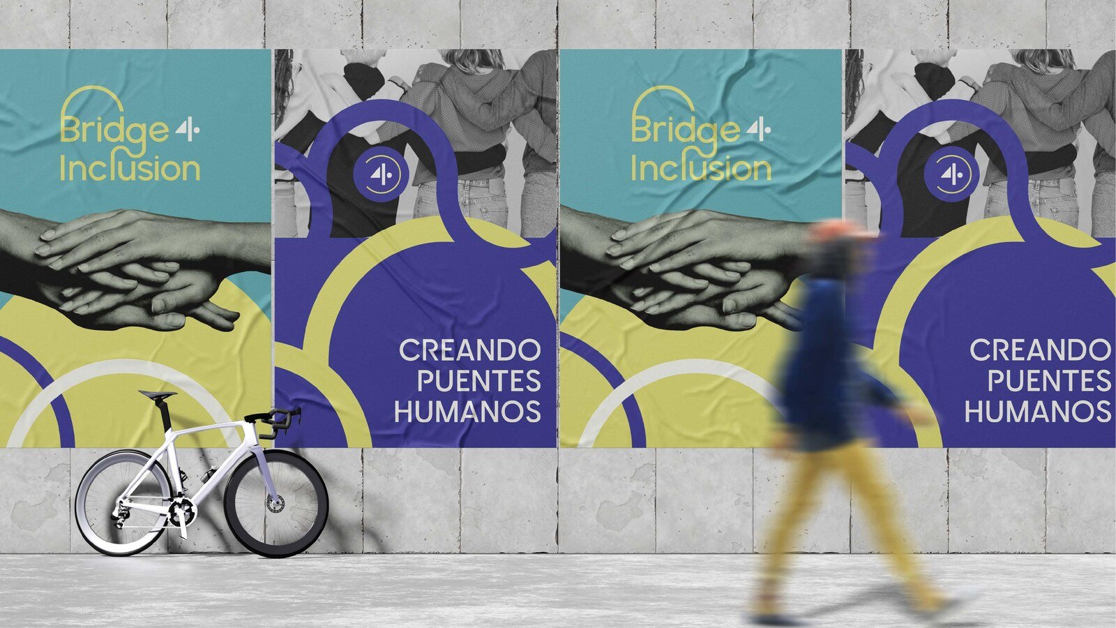 Marquesina en la calle con la campaña de Bridge 4 Inclusion