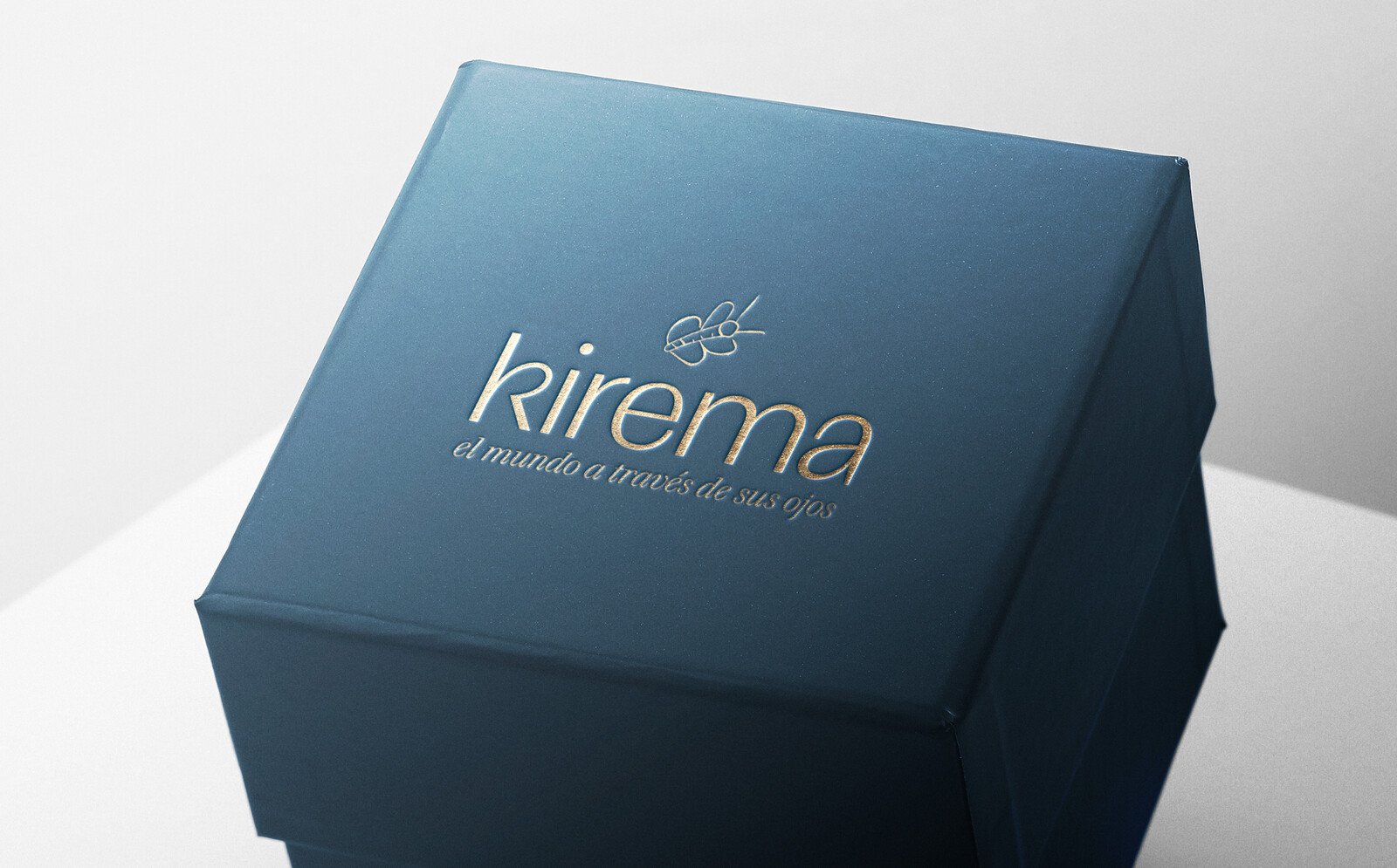 Estuche de joyería de Kirema en azul petróleo