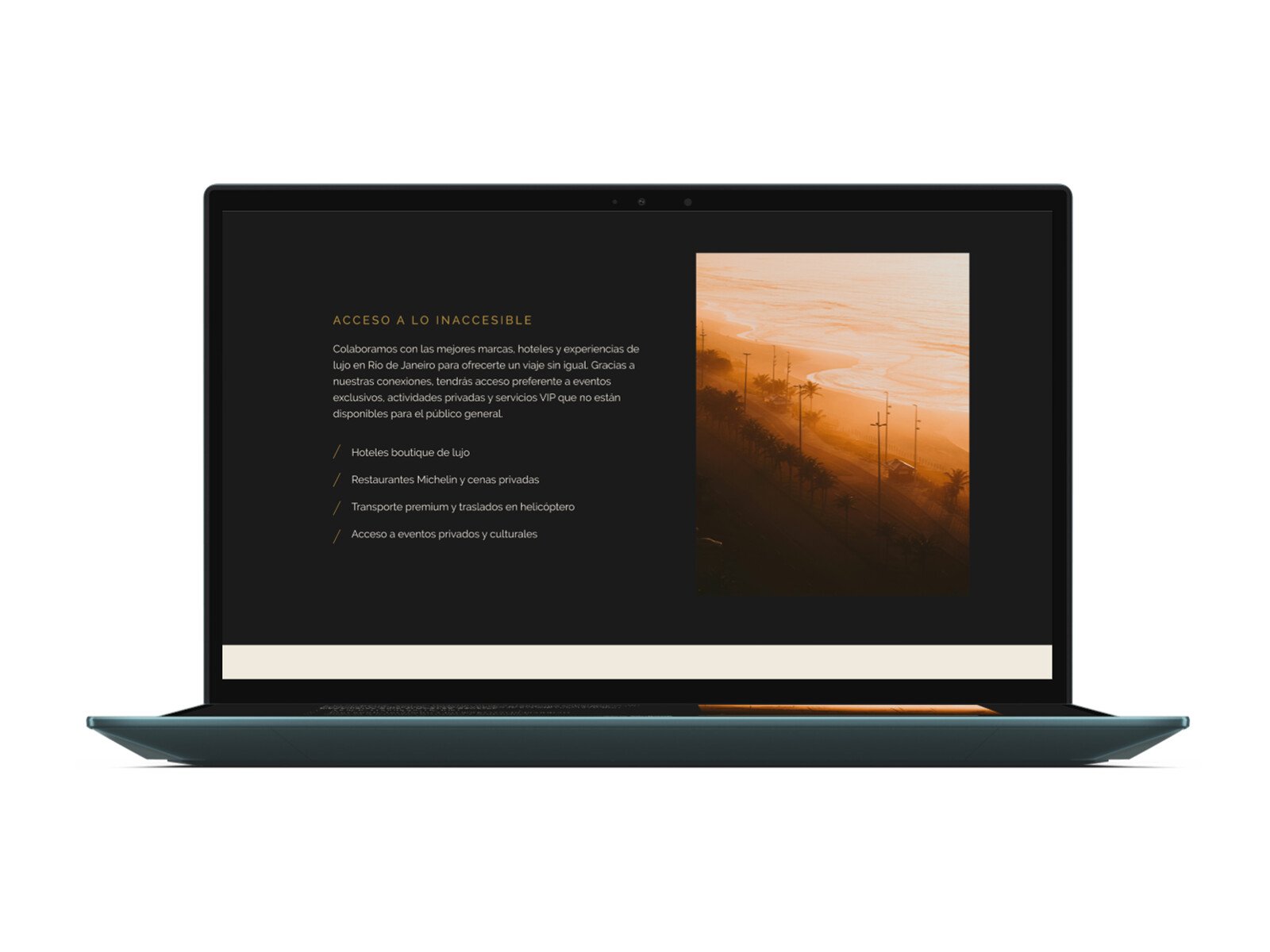 Vista de la web en un portátil con fotografía de destino