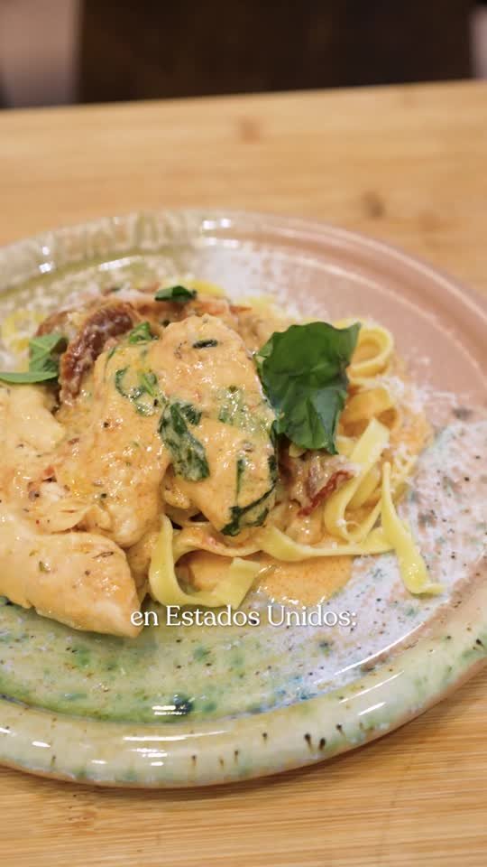 Pollo en salsa cremosa con pasta